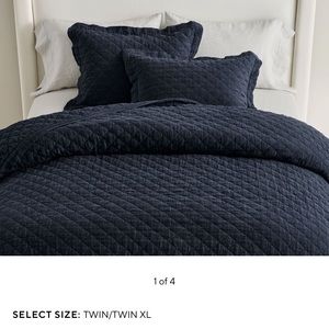 Pottery Barn Belgian Flax Linen Diamond Twin quilt midnight